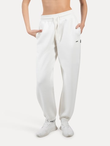 Effilé Pantalon Smilodox en blanc : devant