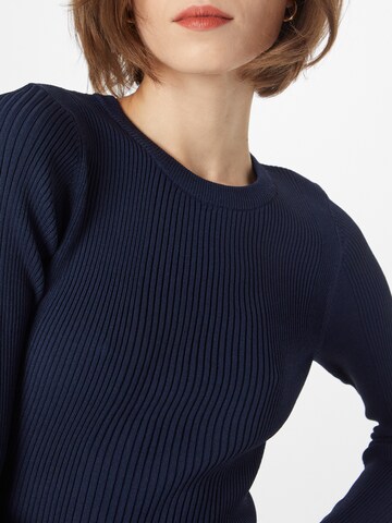 Karen Millen Pullover in Blau