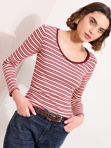 Friends Like These - Camisa em vermelho