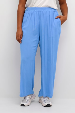 KAFFE CURVE Wide leg Broek 'Dacina' in Blauw: voorkant