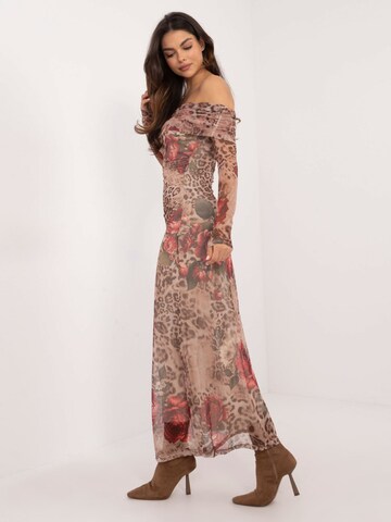 Madnezz House Kleid in Beige