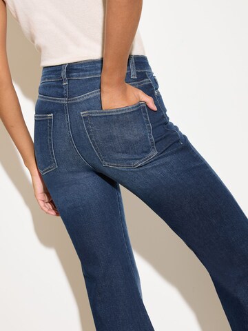 Evazați Jeans de la Friends Like These pe albastru