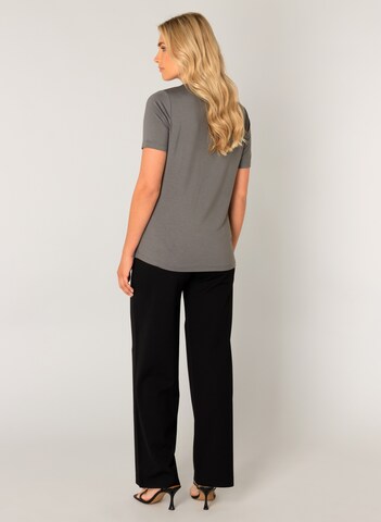 BASE LEVEL Shirt in Grey