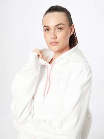 PUMA Sweatshirt in White