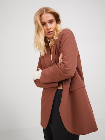 Blazer 'Mary ' JJXX en marron : devant