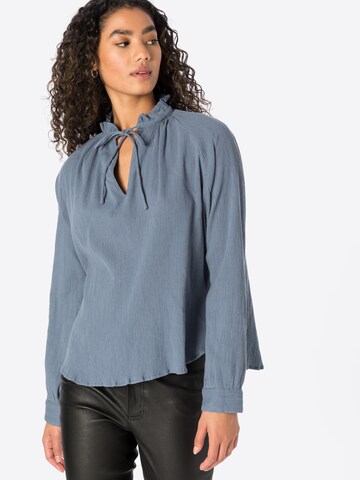 KnowledgeCotton Apparel Blouse in Blauw: voorkant