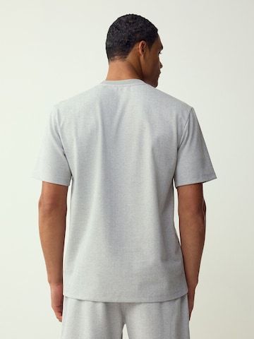 T-Shirt Next en gris