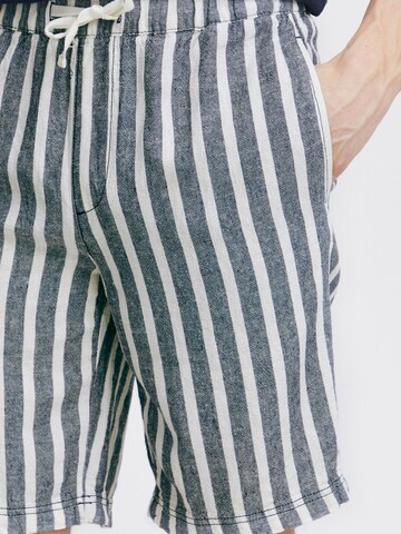 regular Pantaloni 'Eshi' di 11 Project in blu