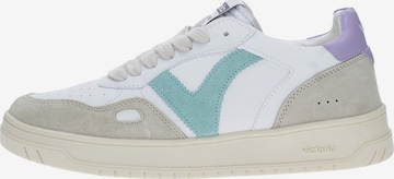 Sneaker bassa di Victoria Shoes in lilla: frontale