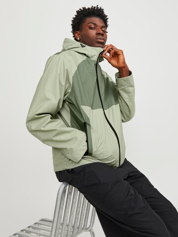 JACK & JONES - Casaco funcionais 'Thread' em verde