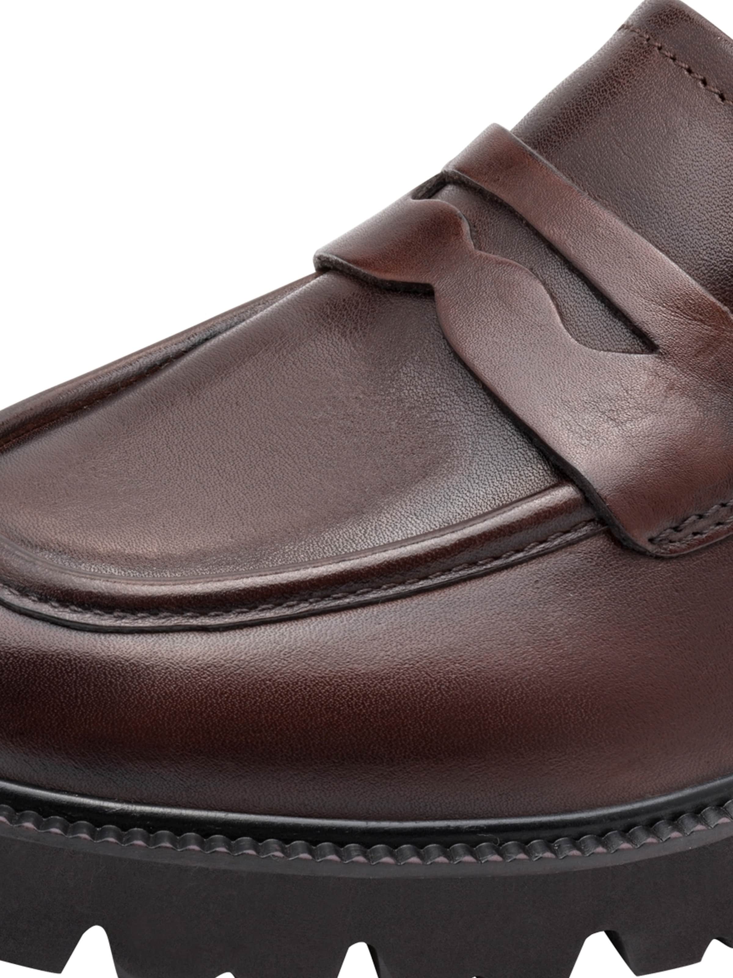 Chaussure basse Tamaris en marron