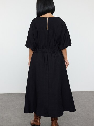 Trendyol CurveHaljina - crna boja