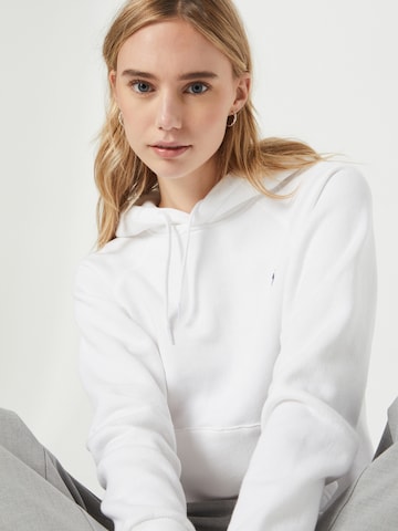 Bluză de molton de la Polo Ralph Lauren pe alb