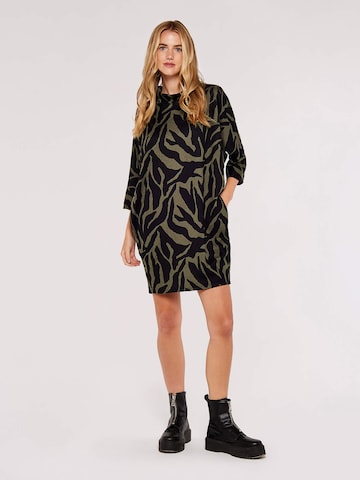 Robe ' ' Apricot en vert