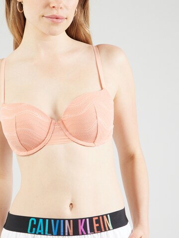 Calvin Klein Underwear - Balconette Soutien em rosa: frente