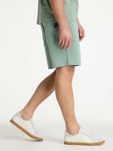 CHASIN' Regular Broek 'Stavo.S Scuba' in Groen