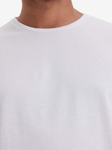 T-Shirt 'Thomas' WESTMARK LONDON en blanc