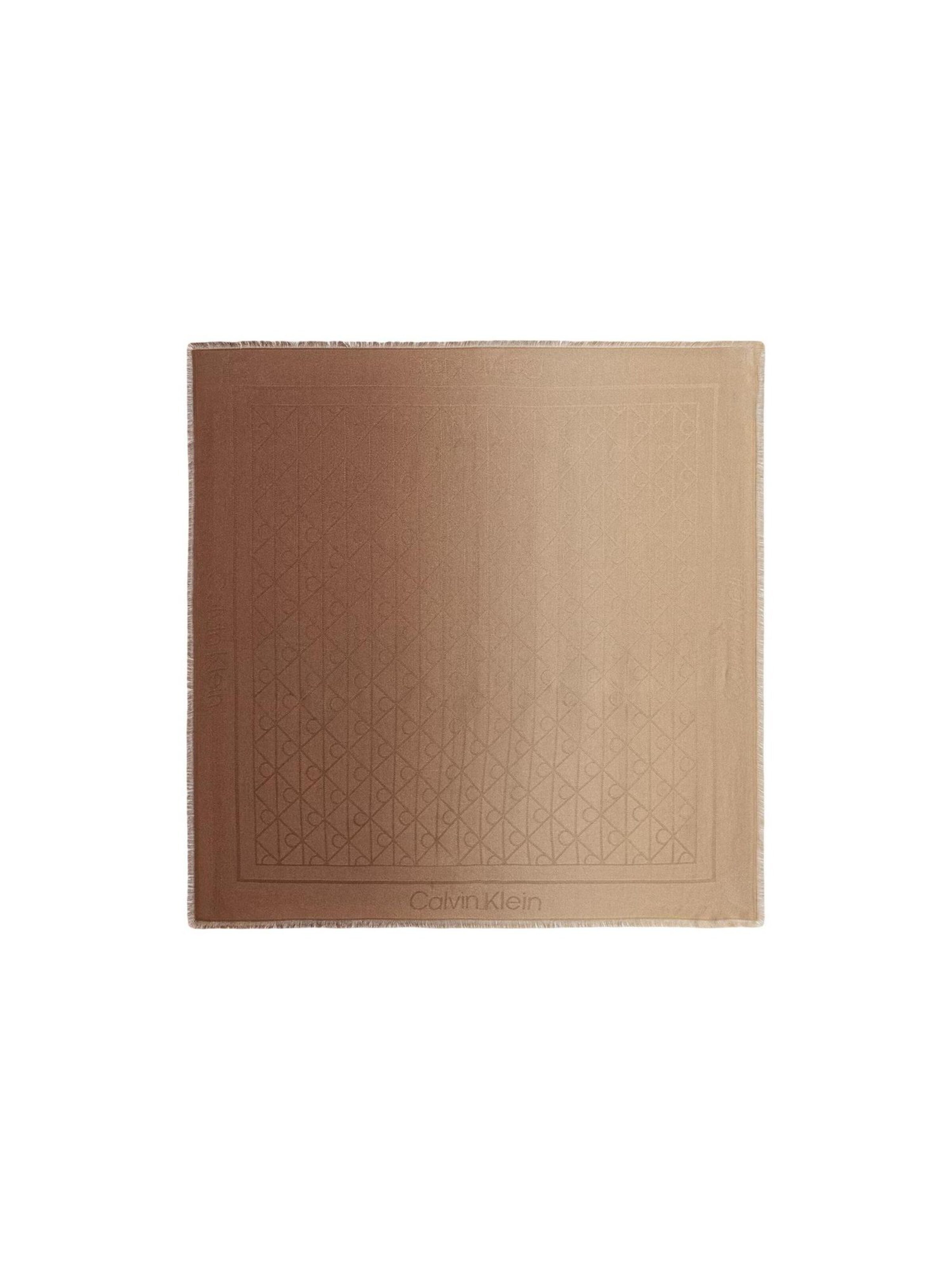 Foulard 'GRADIENT EMBLEM SQUARE SCARF 70x LV04F9027G' di Calvin Klein in beige: frontale