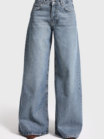 Wide Leg Jean 'ELENA PALAZZO MID RISE JEANS' IT'S BASIC en bleu