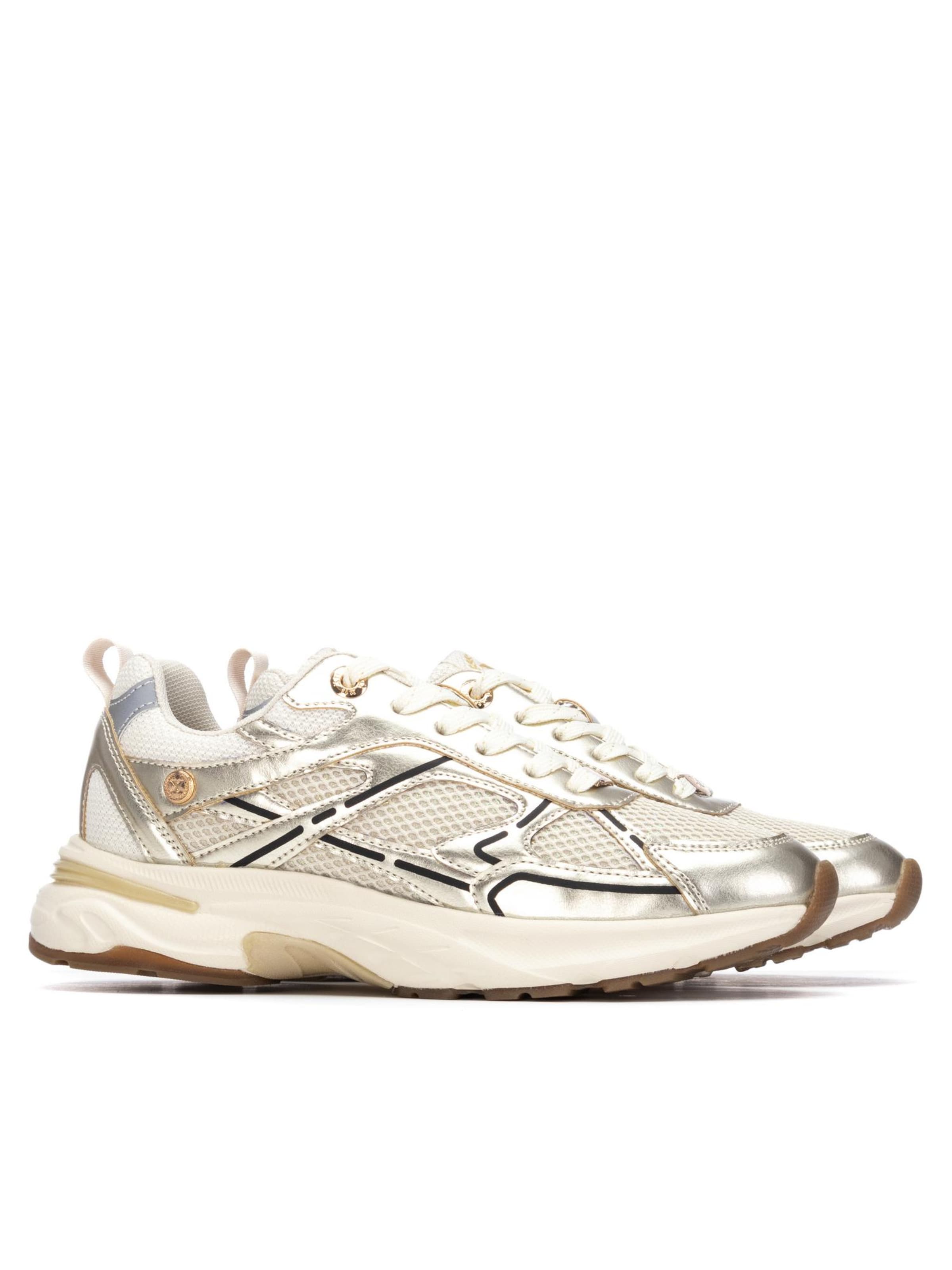 Xti Sandals in Gold