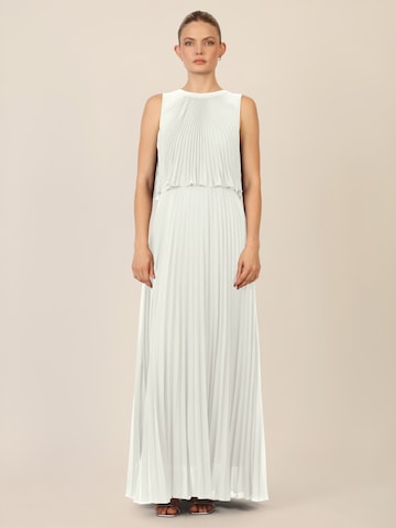 APART Evening Dress in White: front