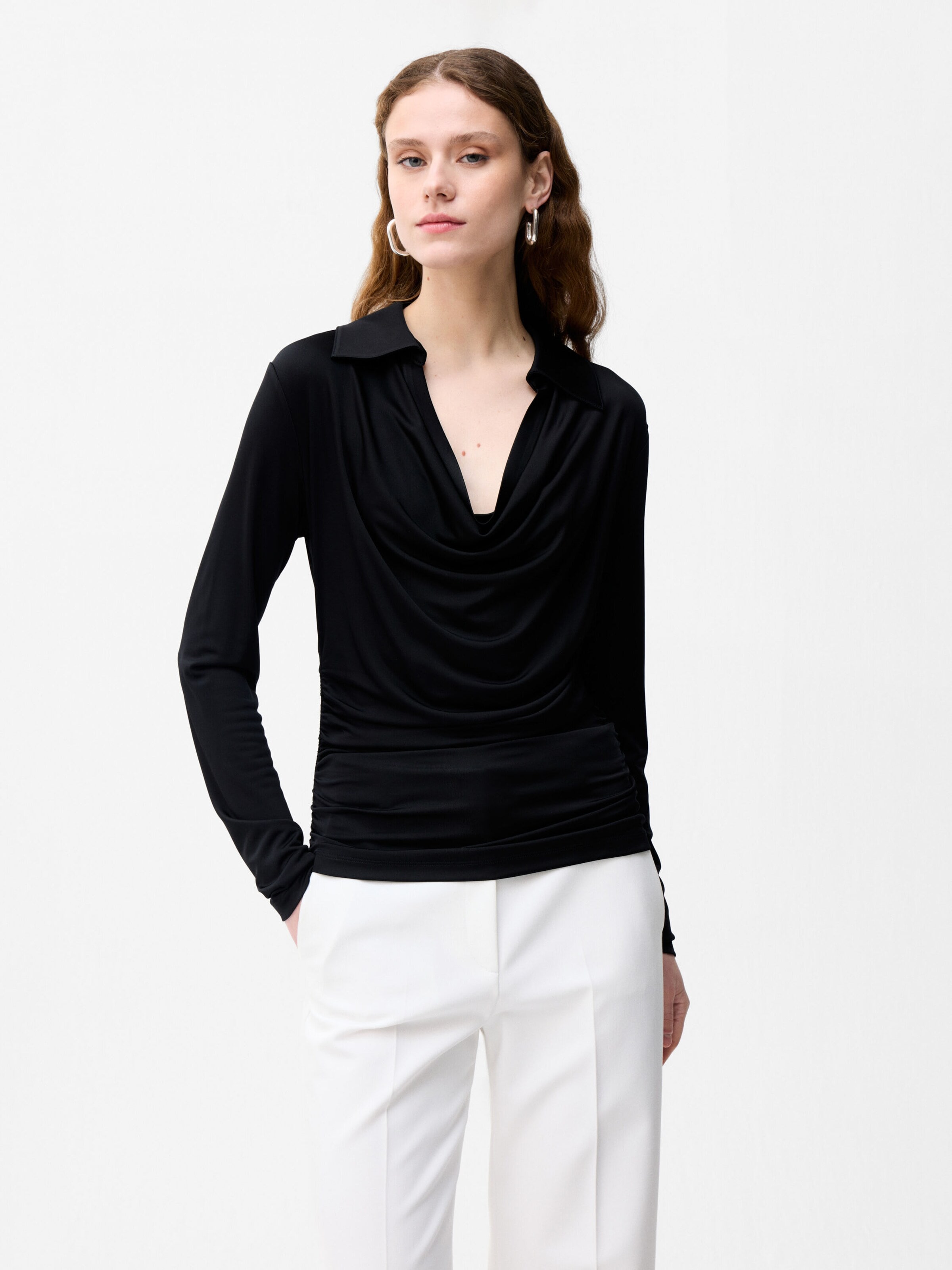 adl Blouse in Black: front