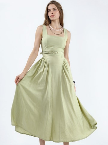Busem - Vestido 'Midi' em verde: frente