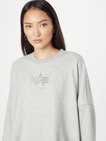 ALPHA INDUSTRIES Sweatshirt 'Crystal' in Grijs