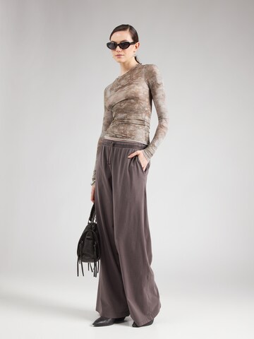 Wide leg Pantaloni 'Davina' di WEEKDAY in grigio