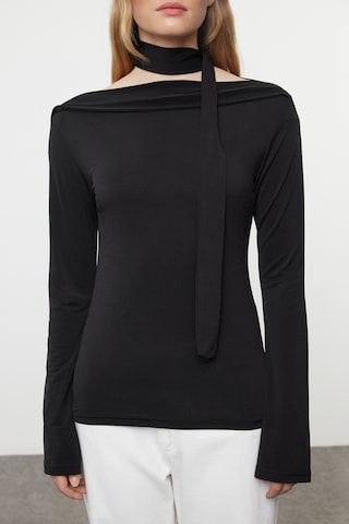 Trendyol - Camiseta en negro
