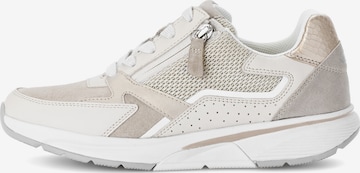 Baskets basses GABOR en beige : devant