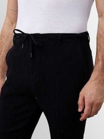 Antioch Regular Hose in Schwarz
