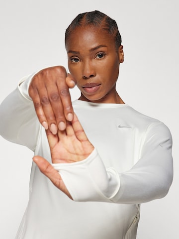 NIKE Funktionstopp 'SWIFT' i vit