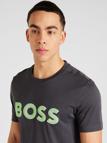 BOSS - Camiseta en gris