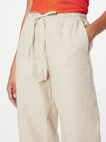 Gina Tricot Loose fit Pants 'Dina' in Beige