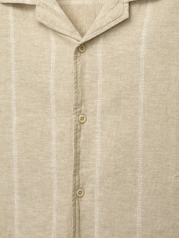 Comfort fit Camicia di Pull&Bear in beige