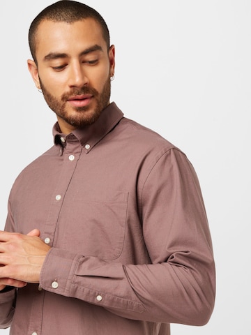 purpurinė SELECTED HOMME Standartinis modelis Marškiniai 'RICK'