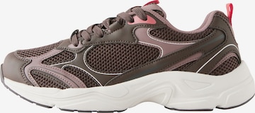 Next Ниски маратонки в кафяво: отпред