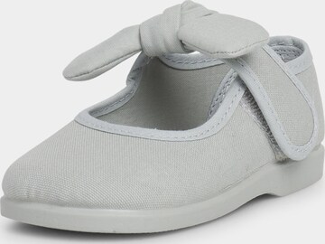 Ballerina di Pisamonas in grigio: frontale