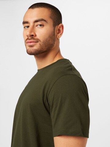 Tricou 'Neo' de la ABOUT YOU pe verde