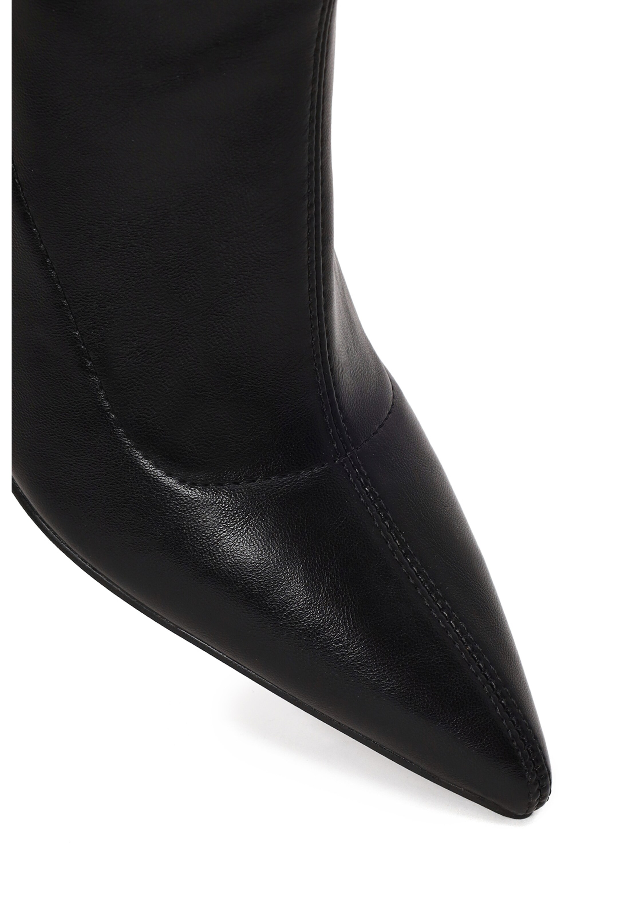 Botine de la Derimod pe negru