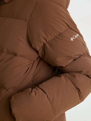 COLUMBIA Outdoorjas 'Amaze Puff' in Bruin