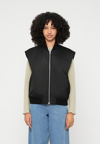IVY OAK - Chaleco 'JAMILA' en negro: frente