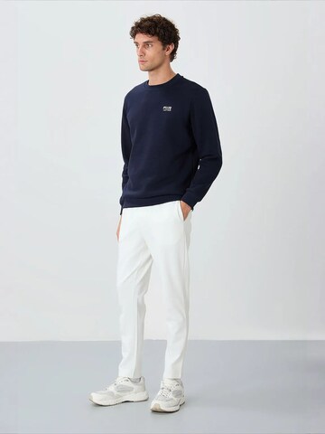 Tommy Life Workout Pants 'Jogginghose' in White: front