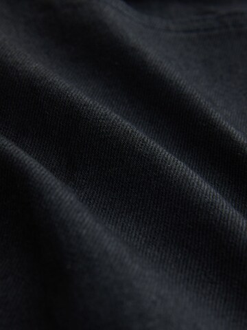 Next Tapered Jeans in Black