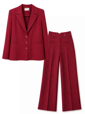 Amarilde Kostüm‌‌‌‌‌‌ in Rot: Vorderseite