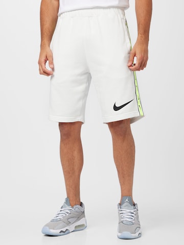 Nike Sportswear Regular Trousers in White: front