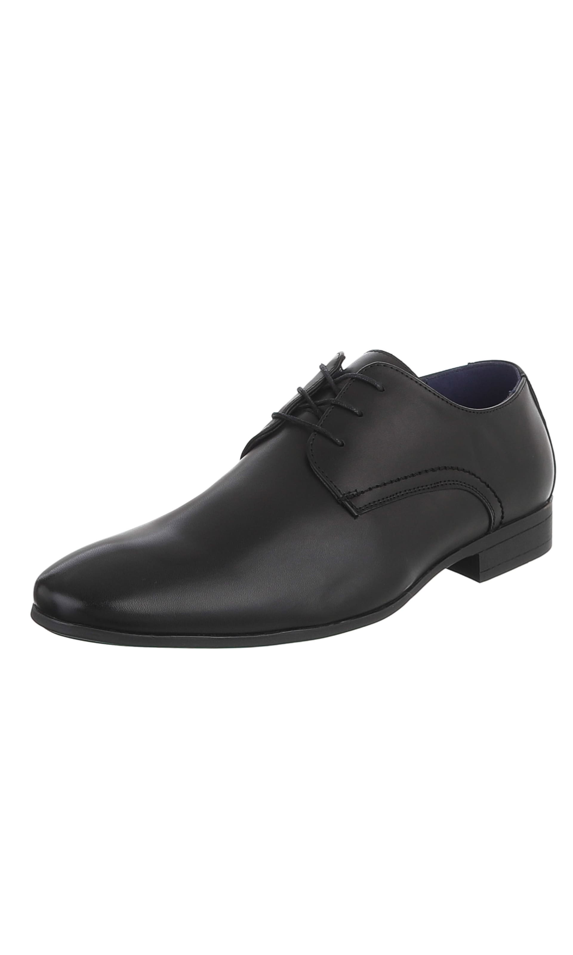 CoolWalk Lace-Up Shoes in Black: front