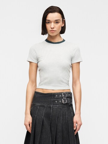 ONLY Μπλουζάκι 'ONLLUPE' σε λευκό: μπροστά