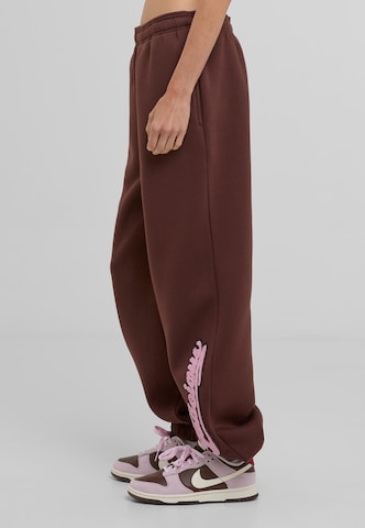 Felicious Loose fit Trousers in Brown